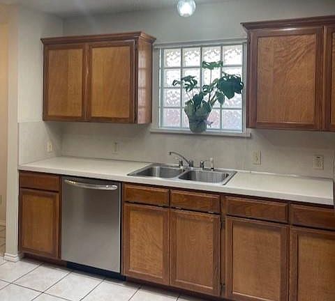 5th image of 1202 Dorchester Dr