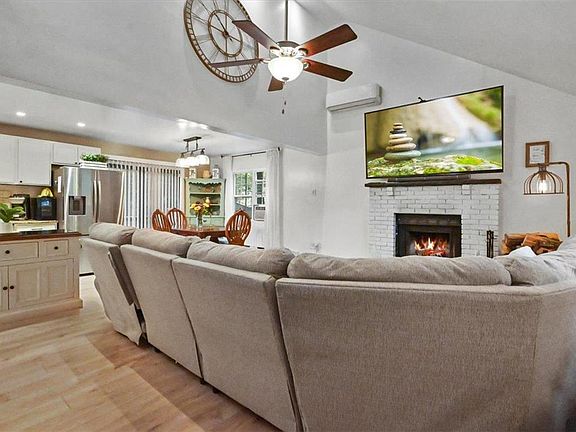 4th image of 9562 Millwood Dr