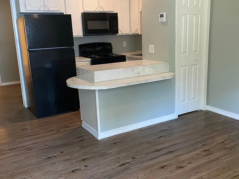 2001 E Avenue A #8 — Photo 8
