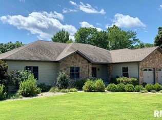 462 Majestic Oak Dr, Murphysboro, IL 62966