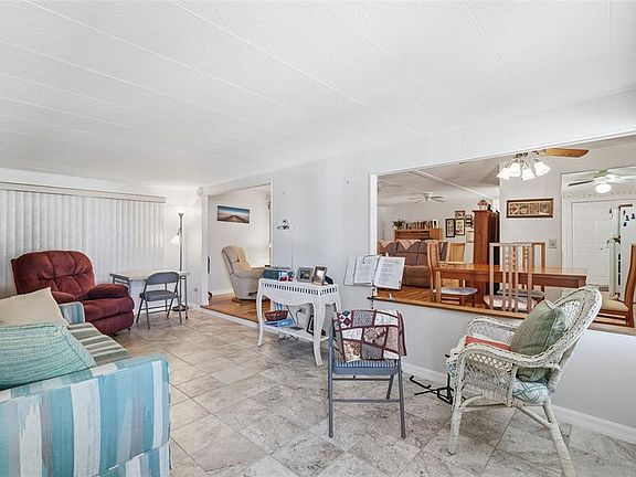 5th image of 82209 F STREET N #209