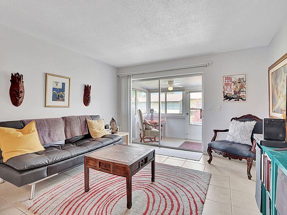4th image of 2955 Crosley Drive West #H