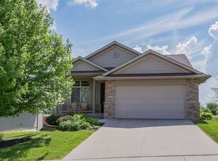 823 Tipperary Rd, Iowa City, IA 52246