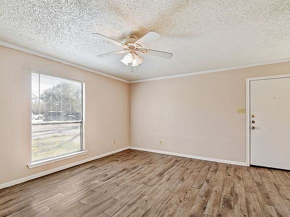 5th image of 109 Smith Ln APT A