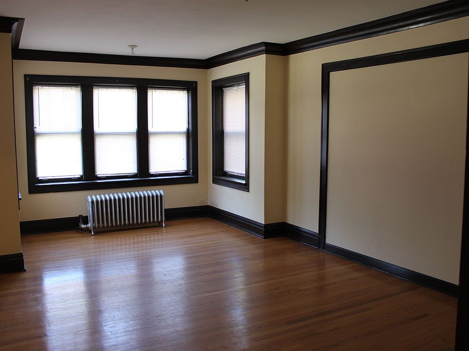 1st image of 2957 N Karlov Ave #1