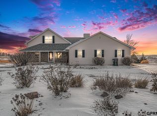 5601 Grace Ln, Lincoln, NE 68527