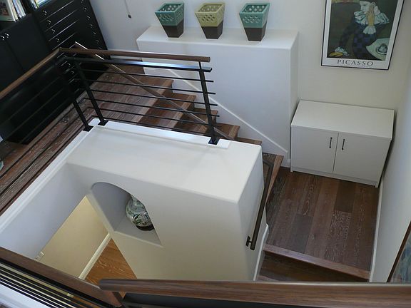 5th image of 501 Begonia Ave