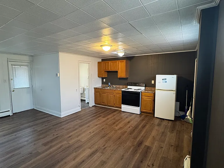 523 N 10th St #3 — Photo 6