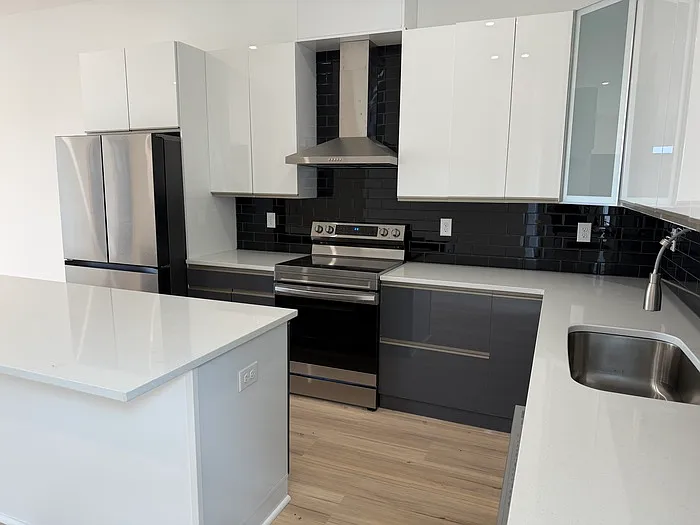 3 bed, 3.5 bath, 2135 sqft, $2,750 — Photo 4