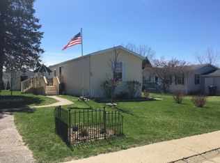 39 Eagle St, Whitmore Lake, MI 48189