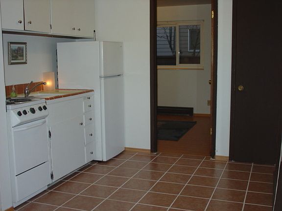 4th image of 2600 NE 125th St APT 4