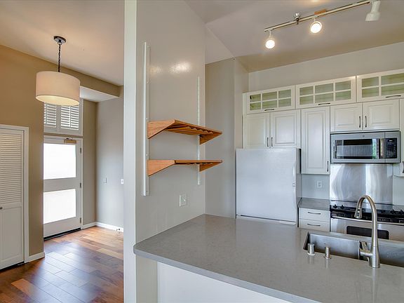 4th image of 355 Buena Vista Ave E Unit 101W