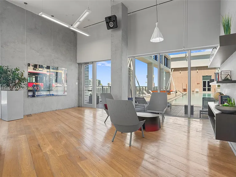 151 SE 1st St #Penthouse 04 — Photo 18