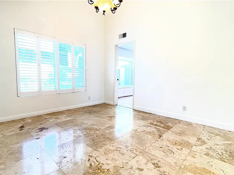 2085 Arbor Cir — Photo 25