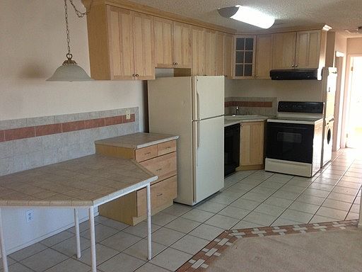 4th image of 1385 Elizabeth Ave Unit 4