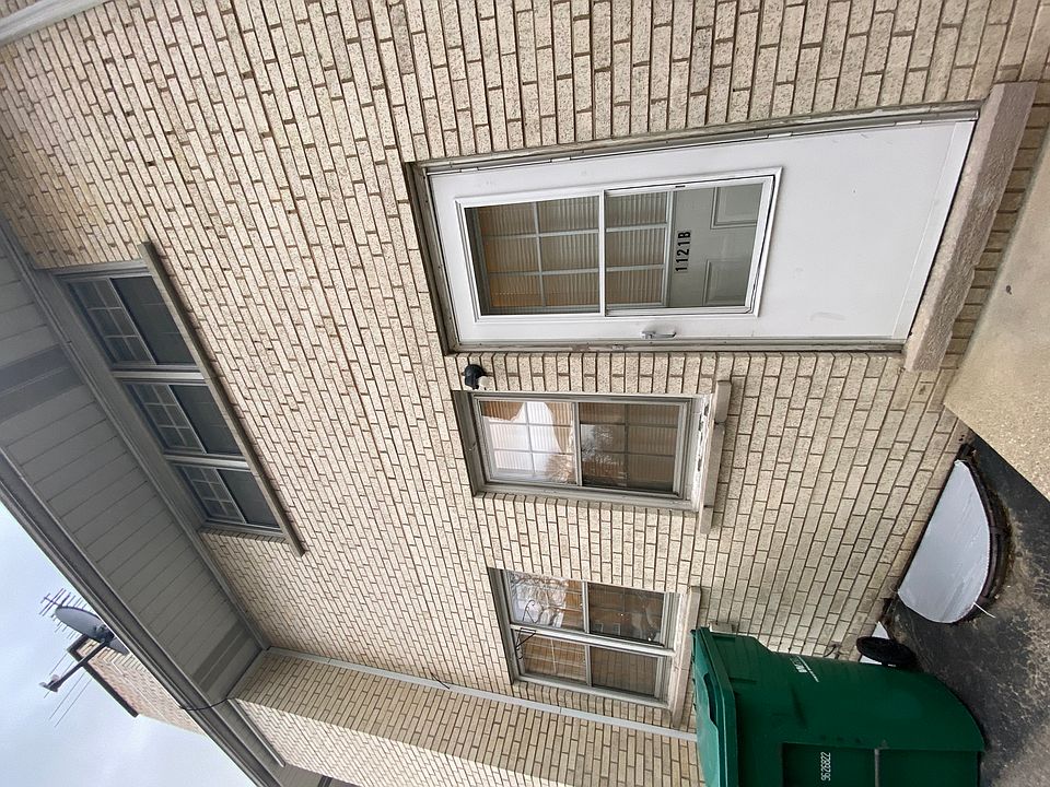 1st image of 1121 N Harlem Ave