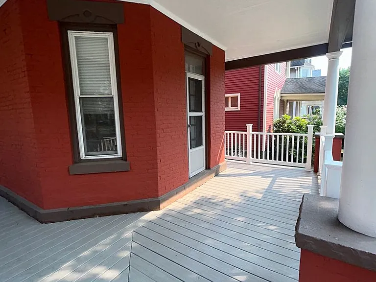 52 Rowley St — Photo 3
