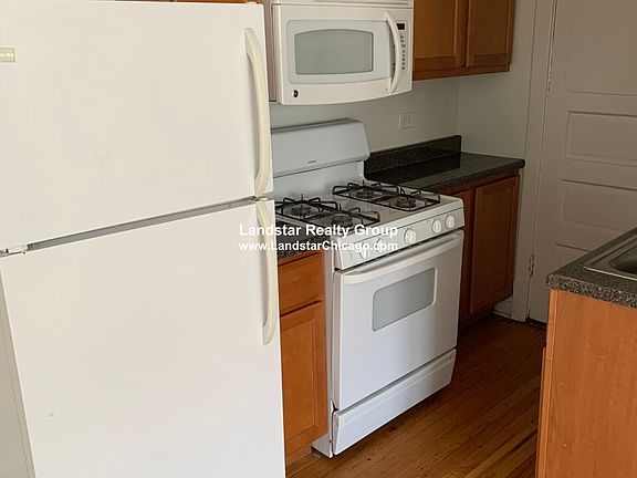 4th image of 3334 W Ainslie St #B3