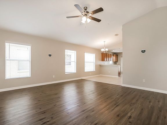 5th image of 906 Larwood Pine Dr