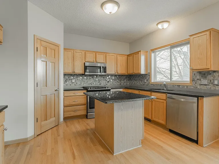 1760 Wyndam Dr — Photo 18