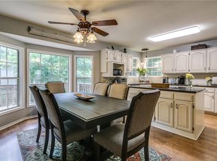 1 Swanage Dr, Bella Vista, AR 72715