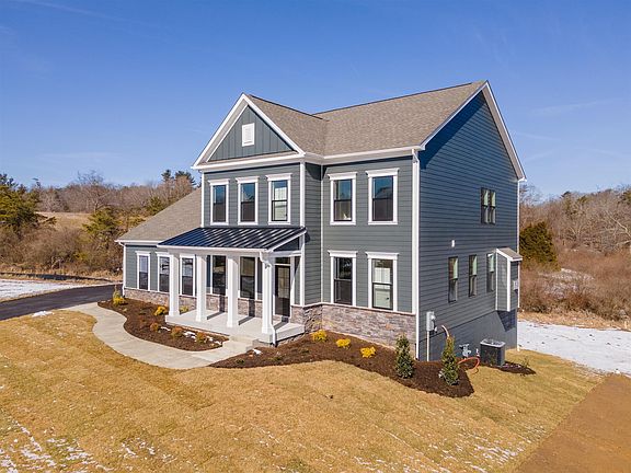 4th image of 810 Jefferson Cir NW