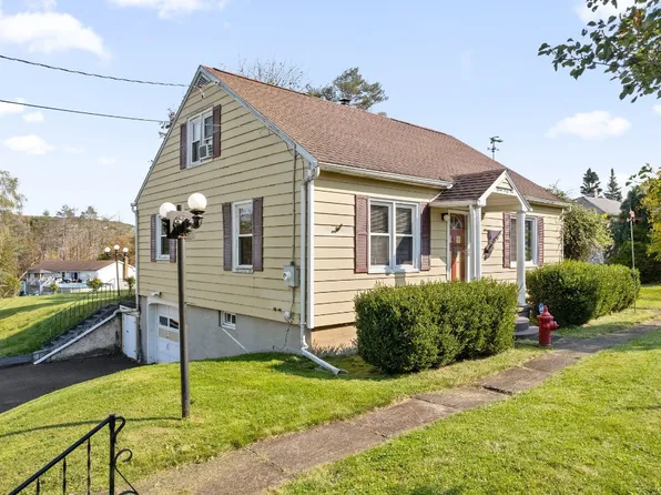 1541 Glenwood Rd, Vestal, NY 13850