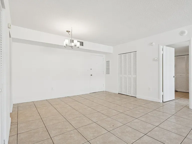 2 Bed 2 Bath Unit