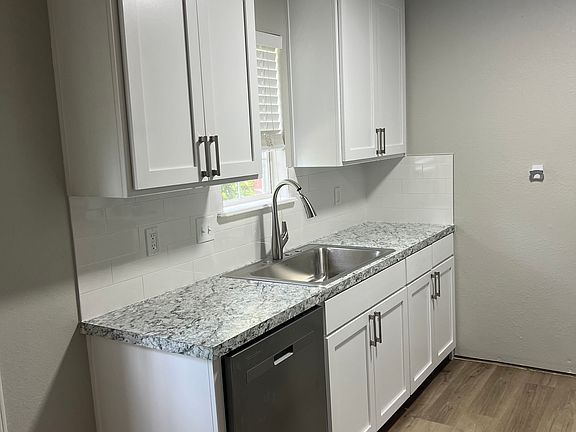 4th image of 408 N Cherokee Ave APT 2