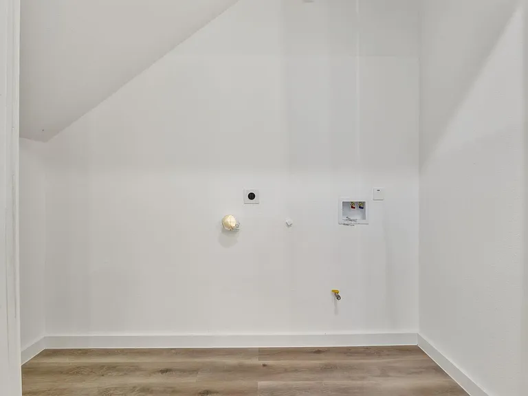 117 Capetown Ln — Photo 26