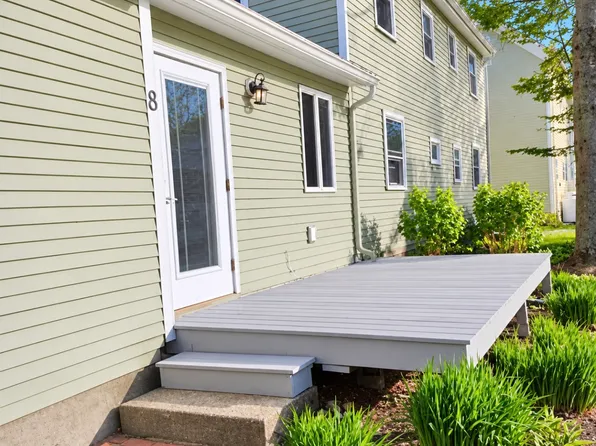12 Holbrook St #8, Freeport, ME 04032