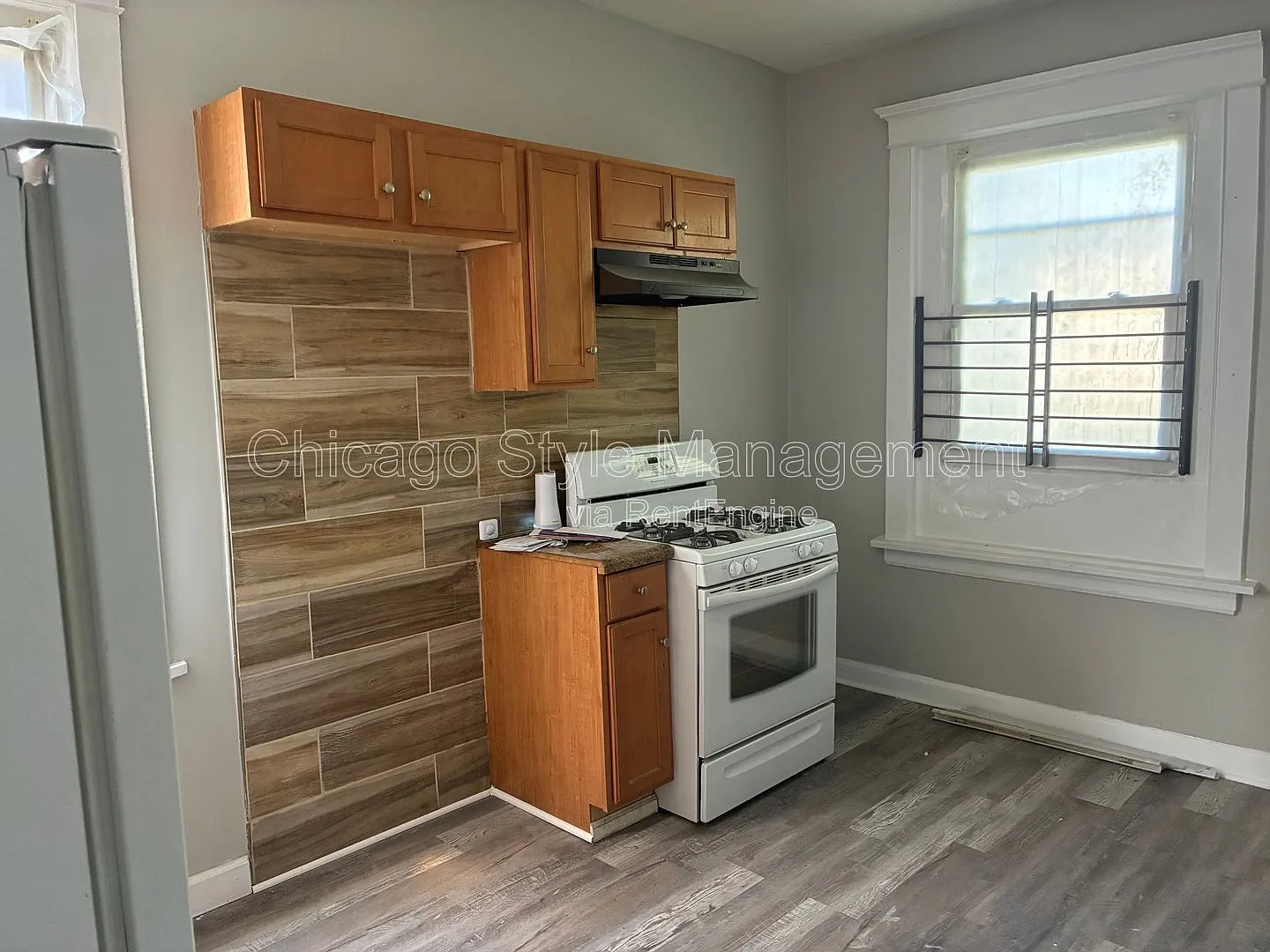 2 bed, 1.0 bath, $1,195 — Photo 2