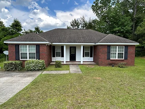208 Woodland Cir Photo 1 208 Woodland Cir Photo 1