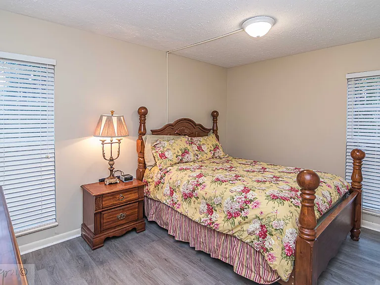 103 E Lockhaven Dr #E — Photo 20