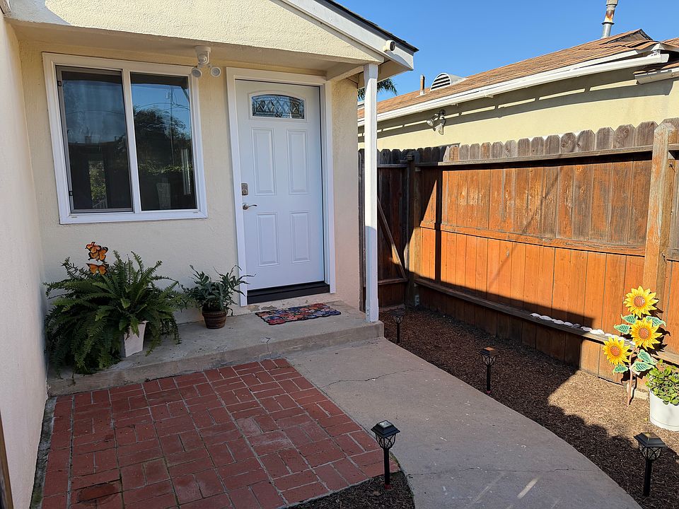 1st image of 2803 N Valley Dr