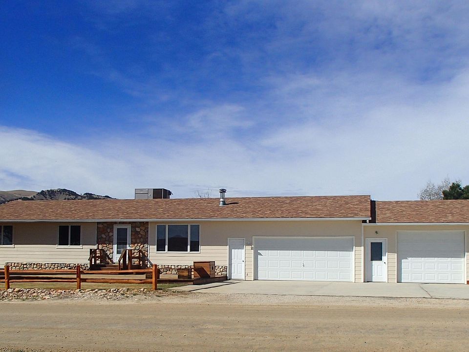 1st image of 170 Aspen Dr