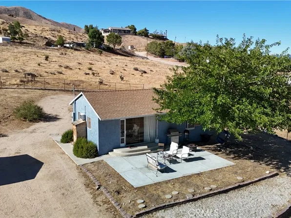 9762 Pioneer Rd, Apple Valley, CA 92308