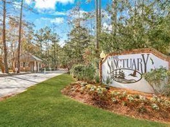 1 Crystal Lake Ln, Mandeville, LA 70471