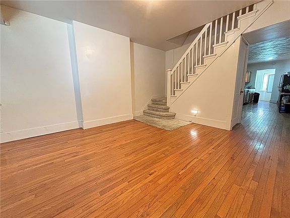 2nd image of 2613 Tilbury Ave