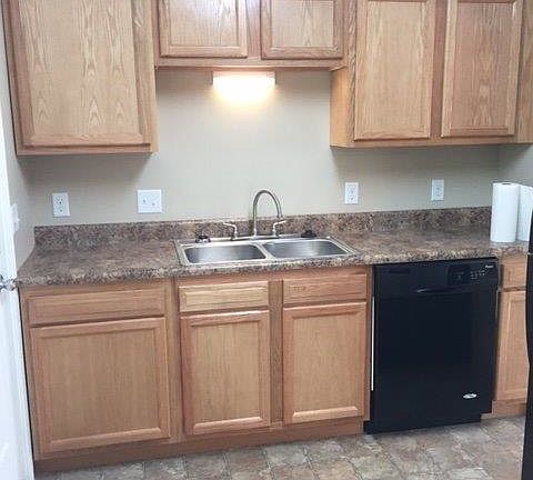 3rd image of 2604 Washington St