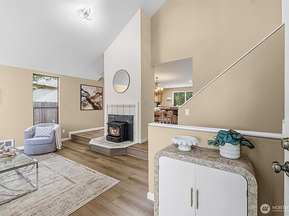 3rd image of 19532 135th Avenue SE