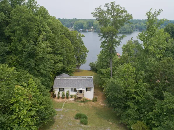 2016 Kentucky Springs Rd, Bumpass, VA 23024