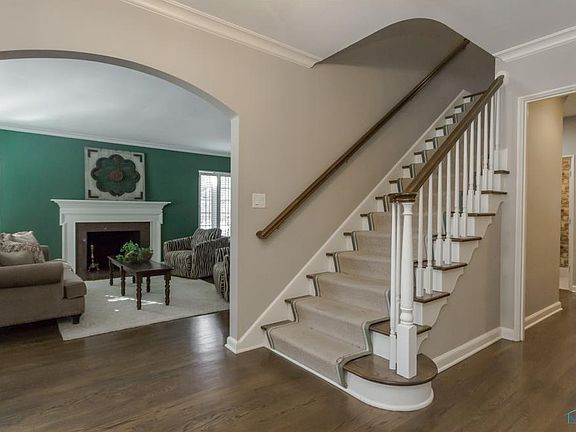 2nd image of 2663 Barrington Dr