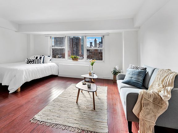 3rd image of 210 E 63rd St APT 11F