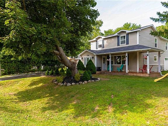 3rd image of 5 Esdale Dr