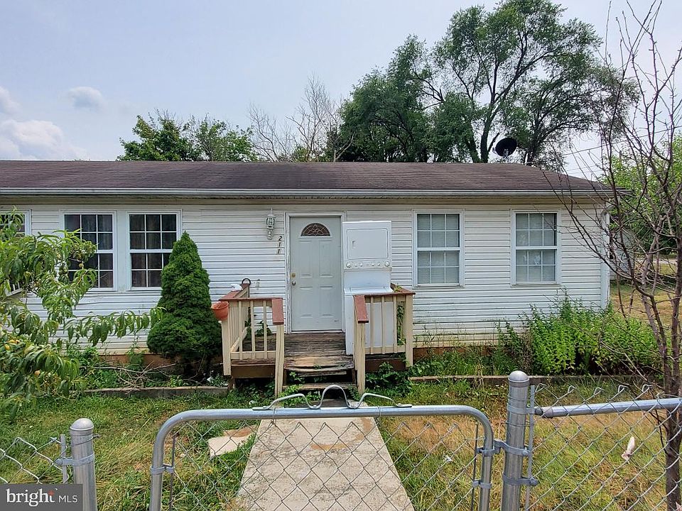 1st image of 211 & 213 Laurel St
