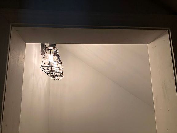 2nd image of 118 W Park St