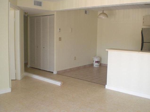 1st image of 200 Palm Cir E