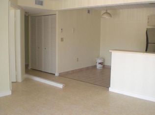 200 Palm Cir E, Hollywood, FL 33025