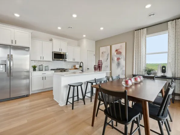 10713 Hemingway Ave S, Cottage Grove, MN 55016